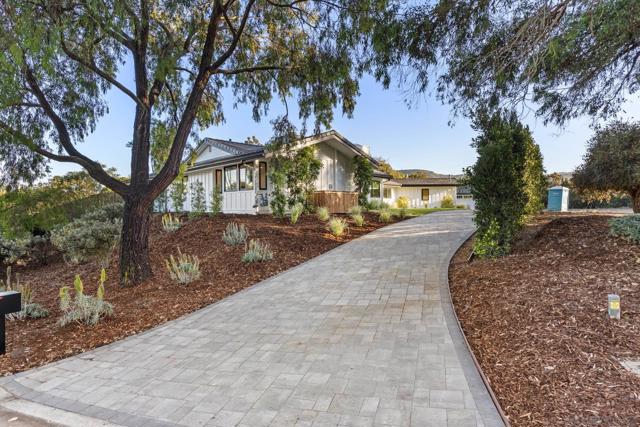 2975 Woodford Drive, La Jolla CA: https://media.crmls.org/mediaz/1eb8980d-9d25-4cf2-8e89-85596116e256.jpg