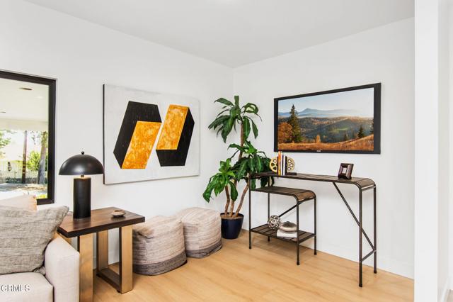 3015 Henrietta Avenue, La Crescenta CA: https://media.crmls.org/mediaz/1eb8b687-0717-4490-b941-a925302a2823.jpg