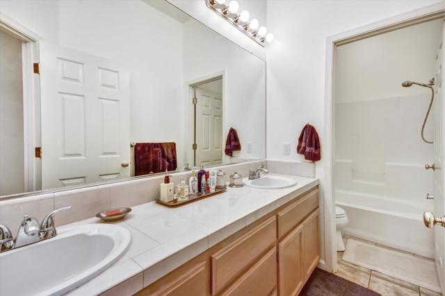 525 Heatherwood Estates Drive, Hollister CA: https://media.crmls.org/mediaz/1eb8ca7f-a561-4064-9bbe-48559824be2e.jpg