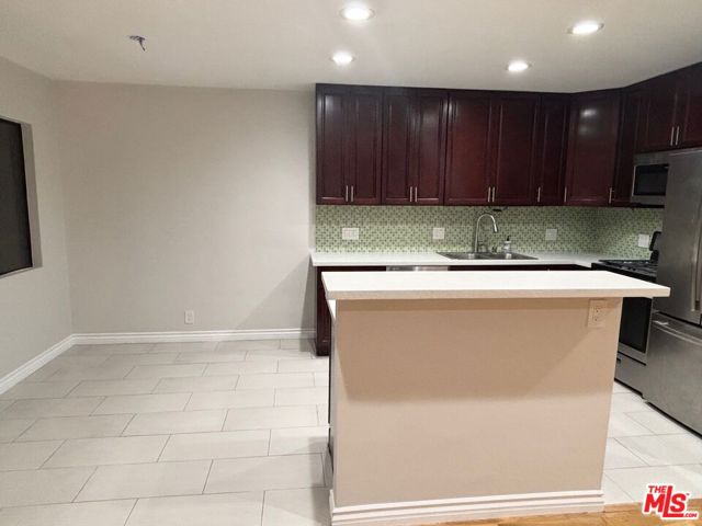 2488 N Beachwood Drive, Los Angeles CA: https://media.crmls.org/mediaz/1eb9487f-3388-4375-a7f7-f317a6cac383.jpg