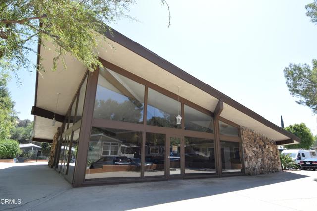 4201 Topanga Canyon Blvd. Boulevard, Woodland Hills CA: https://media.crmls.org/mediaz/1eba46ba-d3f7-4f47-8bad-845c4041cfd4.jpg