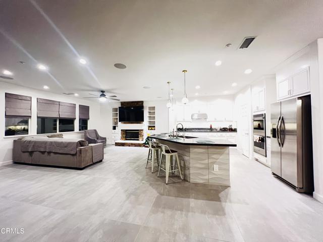 Detail Gallery Image 15 of 44 For 9898 Rhone St, Ventura,  CA 93004 - 4 Beds | 2/1 Baths