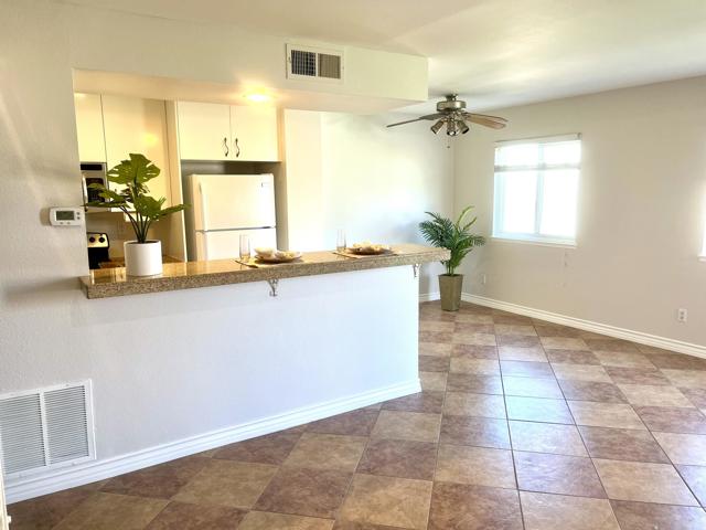 Image 4 of 26 For 72534 Edgehill Drive 2