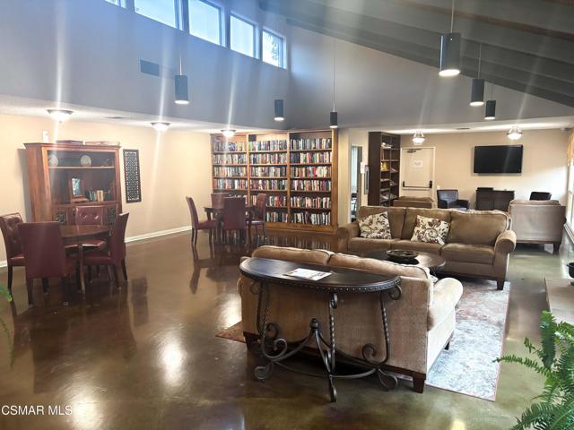 291 Sequoia Court, Thousand Oaks CA: https://media.crmls.org/mediaz/1ebb857b-d034-4c5d-b461-30c1e85a3cca.jpg