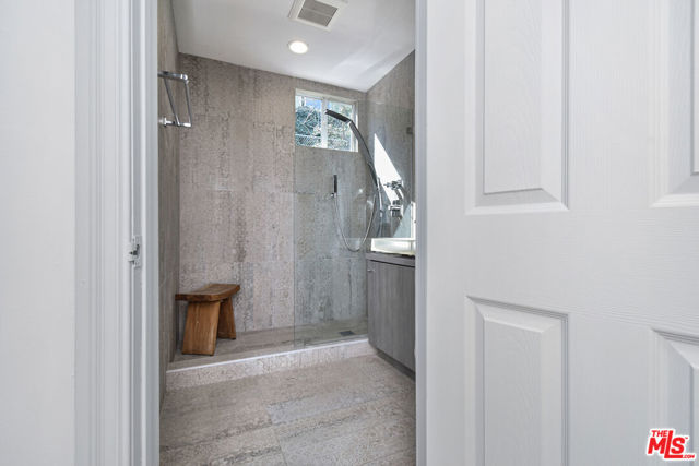 14892 Jadestone Drive, Sherman Oaks CA: https://media.crmls.org/mediaz/1ebbd6bd-1df8-4d34-bcda-6e45179b83dc.jpg