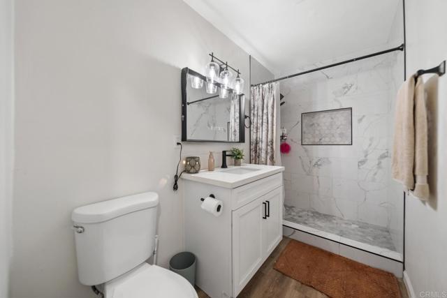 Image 16 of 34 For 2330 Di Foss Street