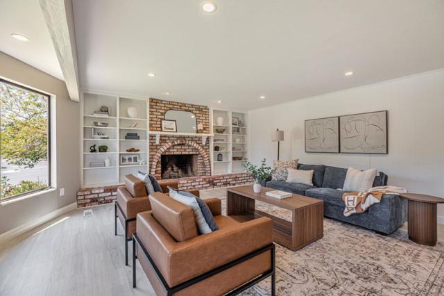 445 Marks Drive, Hollister CA: https://media.crmls.org/mediaz/1ebdb559-e1cd-42b3-ba70-c62b6ac134a0.jpg