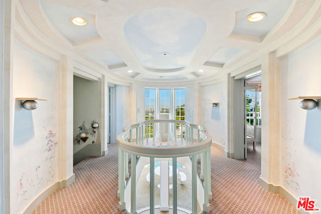 1350 Belfast Drive, Los Angeles CA: https://media.crmls.org/mediaz/1ebdbeae-bb68-4831-90f8-0c7cdfa0a92c.jpg