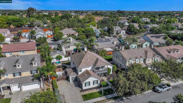 2856 Gardenside Ct, Brentwood CA: https://media.crmls.org/mediaz/1ebdc851-2c03-4797-8f8b-f521ffd60ece.jpg