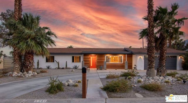 2241 E Finley Road, Palm Springs CA: https://media.crmls.org/mediaz/1ebe046d-04b8-4e54-9e19-03e60c7cb1a1.jpg