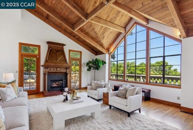 357 El Toyonal, Orinda CA: https://media.crmls.org/mediaz/1ec018b6-45d5-49ae-a49b-dbb8cce4f5d9.jpg