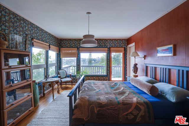2020 Redcliff Street, Los Angeles CA: https://media.crmls.org/mediaz/1ec0cc49-a8a4-4b6e-8bfd-2990d536c307.jpg