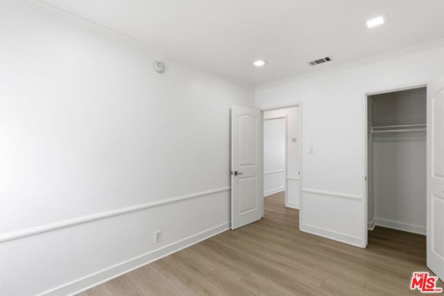 8613 W Olympic Boulevard, Los Angeles CA: https://media.crmls.org/mediaz/1ec12e5f-e9e6-4520-b983-9b715445c3e3.jpg