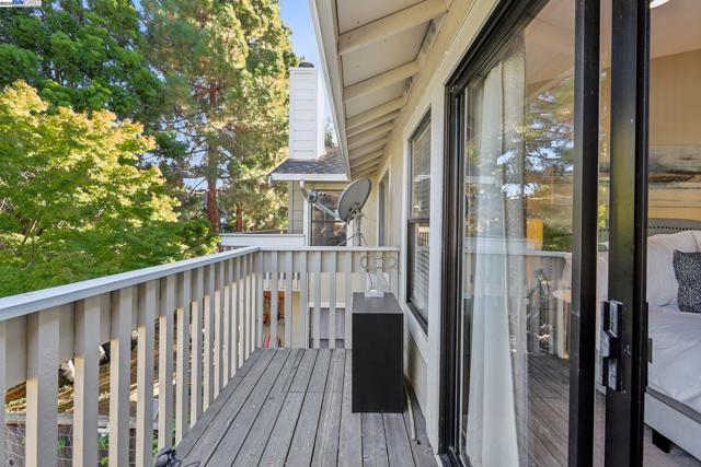 34627 Pueblo Terrace, Fremont CA: https://media.crmls.org/mediaz/1ec141c3-2dc9-4f1c-901c-fc4d01d16da0.jpg
