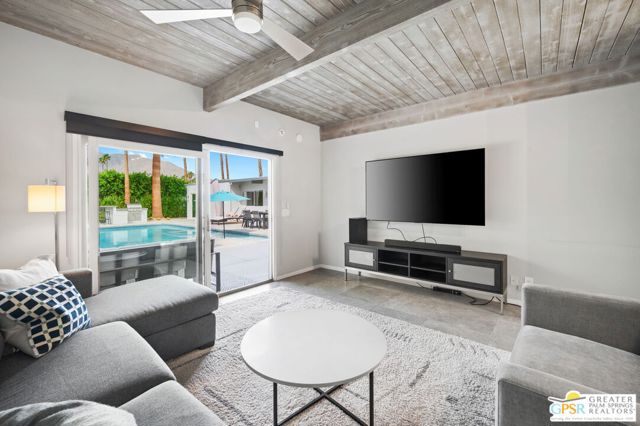 1155 E Paseo El Mirador, Palm Springs CA: https://media.crmls.org/mediaz/1ec1dc2f-fa32-4156-a111-2b2b3bba6770.jpg
