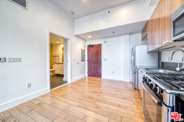 460 S SPRING Street, Los Angeles CA: https://media.crmls.org/mediaz/1ec229c6-c977-4be0-aa46-a9d024009cdf.jpg