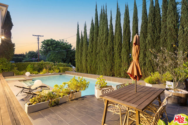 1256 Beverly Green Drive, Beverly Hills CA: https://media.crmls.org/mediaz/1ec235b4-f172-4b4c-b5eb-812c929e3c1c.jpg