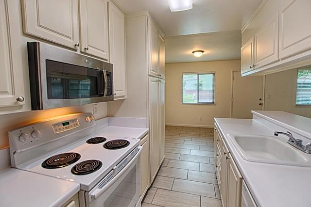 4380 Diamond Street, Capitola CA: https://media.crmls.org/mediaz/1ec2bb29-a1bc-4fc0-b5e9-60e187aff424.jpg