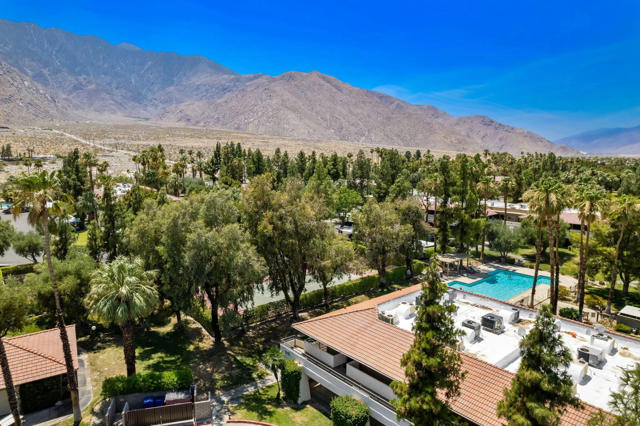 575 N Villa Court, Palm Springs CA: https://media.crmls.org/mediaz/1ec2f41c-ba96-4bc2-ada1-05ef489ebfed.jpg