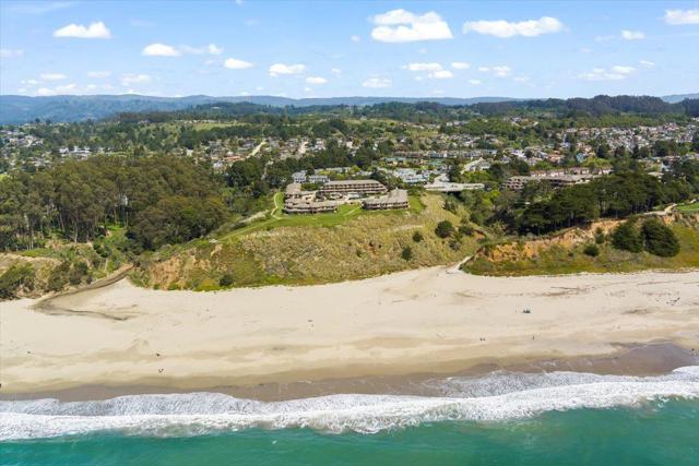 29 Seascape Resort Drive, Aptos CA: https://media.crmls.org/mediaz/1ec306de-3870-4aaf-adaf-88753e52602c.jpg