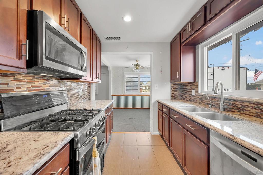 4560 Miami Way - photo 10