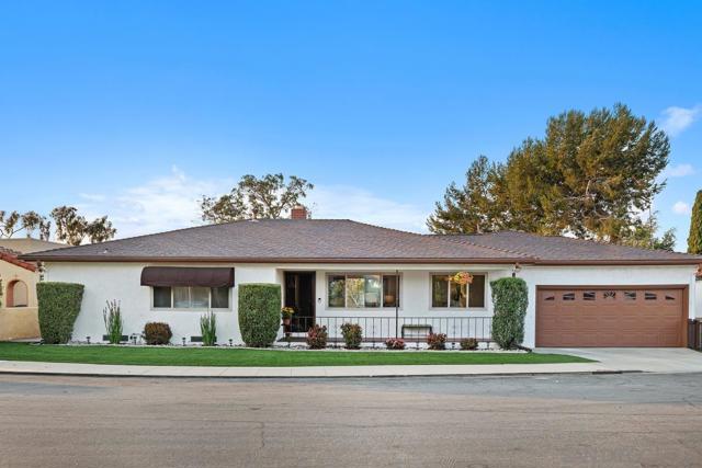 4386 Argos Dr, San Diego CA: https://media.crmls.org/mediaz/1ec3c13c-2265-4364-af44-7d2200d0d4ab.jpg