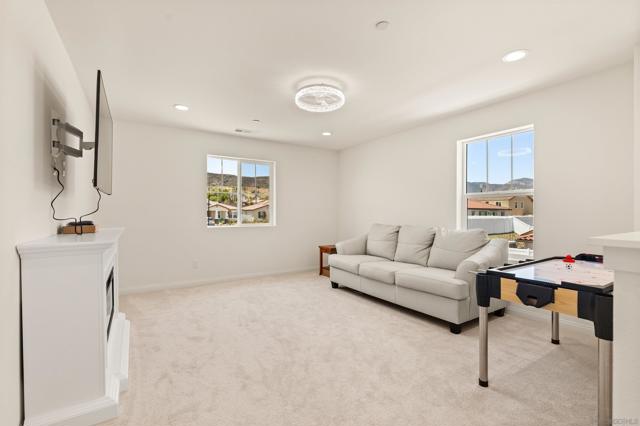 8553 Dartmouth St, Santee CA: https://media.crmls.org/mediaz/1ec3c1ac-b0c9-4211-8bab-c49713d3b289.jpg