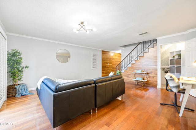 Detail Gallery Image 5 of 35 For 14803 Vanowen St #13,  Van Nuys,  CA 91405 - 2 Beds | 2 Baths