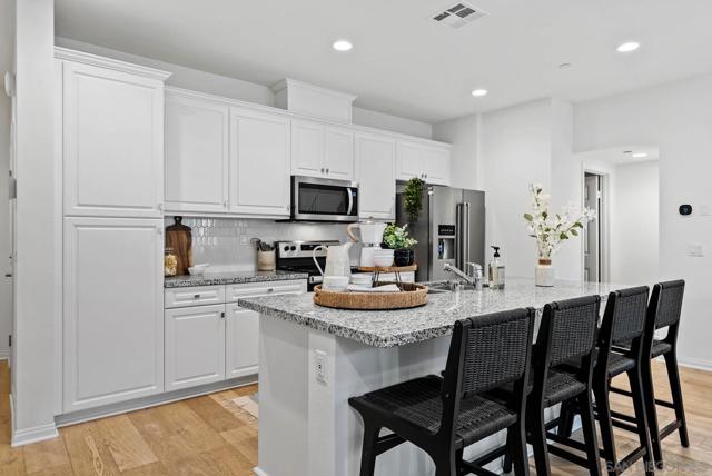 3135 Linwood St, Vista CA: https://media.crmls.org/mediaz/1ec45faf-8726-452f-8ce9-14c7b59f4138.jpg