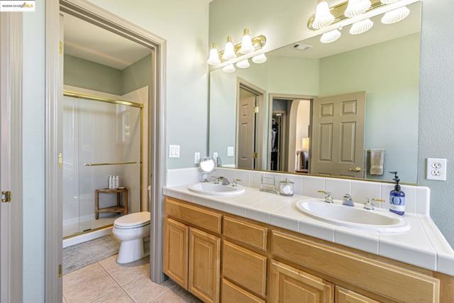 548 Gabriel Ct, Walnut Creek CA: https://media.crmls.org/mediaz/1ec54dfd-d9b9-47a8-8e26-ad08bb026691.jpg