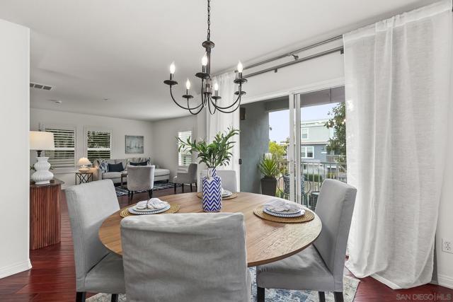 3528 Shoreline Bluff Ln, San Diego CA: https://media.crmls.org/mediaz/1ec58f5f-07a1-4862-bb36-273e7c10637c.jpg