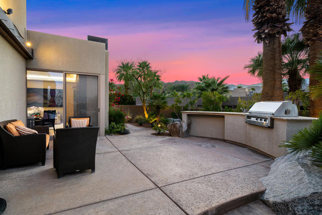 45 Mirada Circle, Rancho Mirage CA: https://media.crmls.org/mediaz/1ec5e90d-5c39-40d1-bf04-533cab702ded.jpg