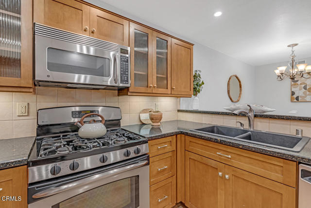 Detail Gallery Image 7 of 29 For 601 E California Bld #302,  Pasadena,  CA 91106 - 2 Beds | 2 Baths