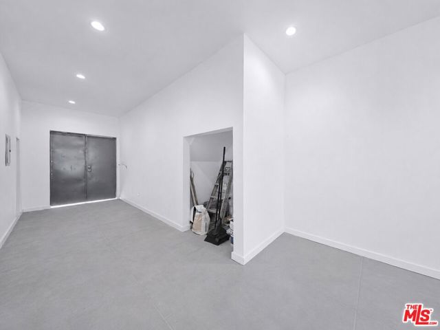 14426 Friar Street photo 9