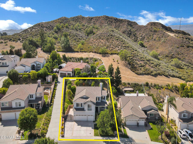 659 N Muirfield Avenue, Simi Valley CA: https://media.crmls.org/mediaz/1ec7b39b-5838-4723-8659-eeddf28fc492.jpg