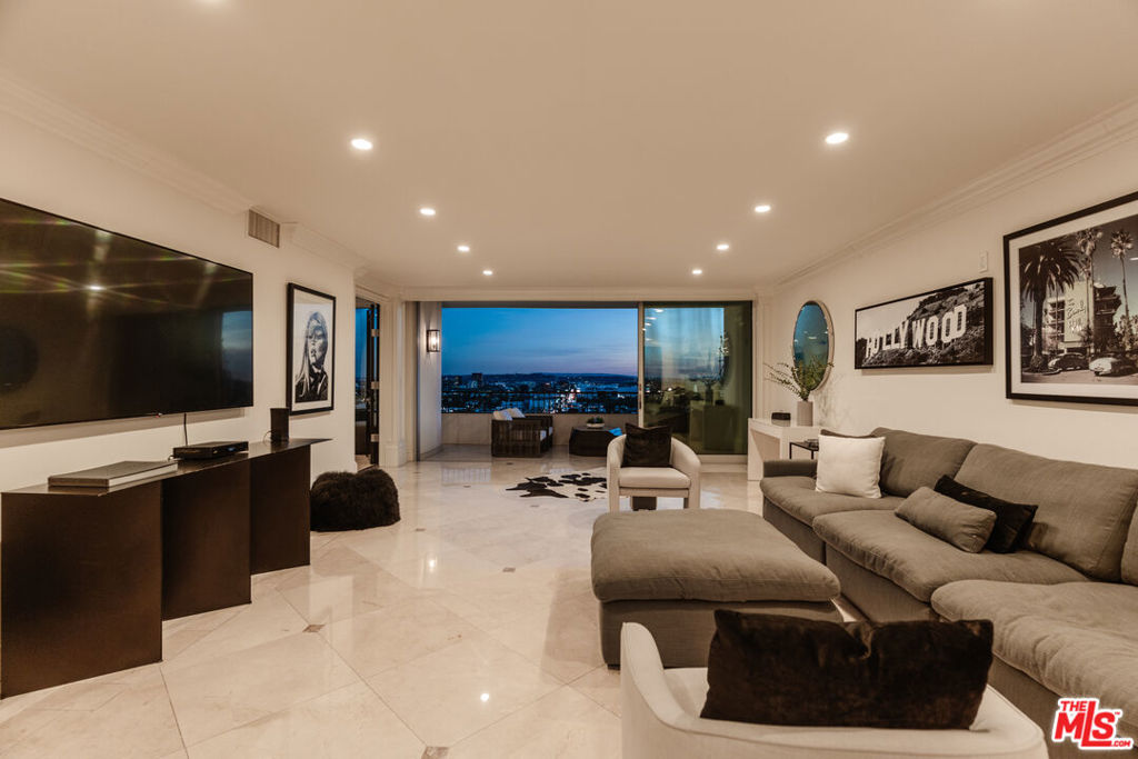 1100 Alta Loma Road #1405