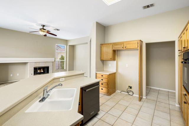 78462 Palm Tree Avenue, Palm Desert CA: https://media.crmls.org/mediaz/1ec7c1d5-2255-4cd6-bc95-f5998c0118eb.jpg