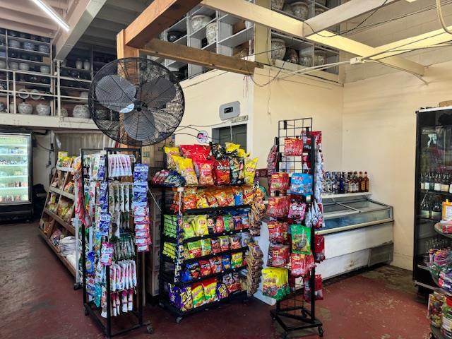 3876 3876 El Camino Real, Palo Alto CA: https://media.crmls.org/mediaz/1ec8af2b-72b7-45aa-89bb-3efa05cfcd5b.jpg