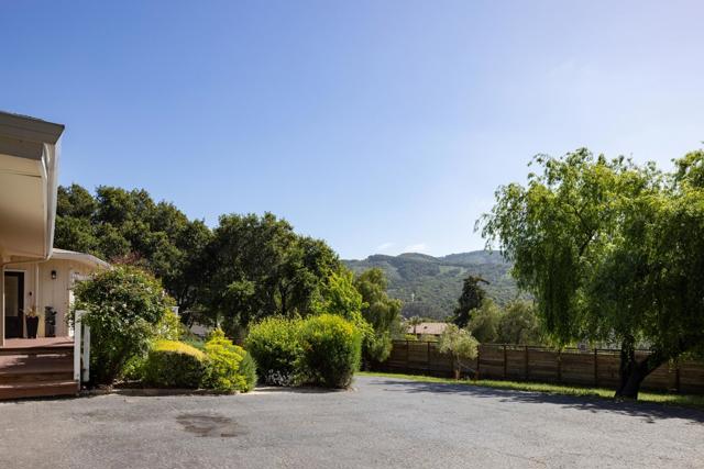 27465 Loma Del Rey, Carmel Valley CA: https://media.crmls.org/mediaz/1ec8b56a-9968-4a06-85d7-06d989b4653a.jpg