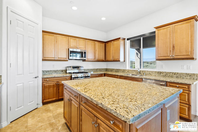 85041 Stazzano Place, Indio CA: https://media.crmls.org/mediaz/1ec99e6b-554c-4bf7-b94c-b0f3f7cdf6c1.jpg
