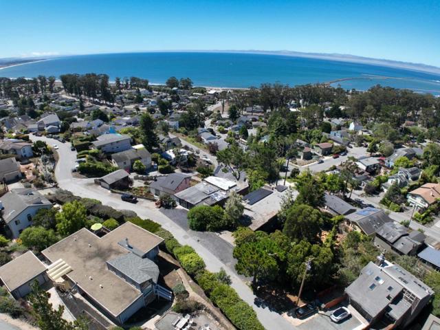 970 Columbus Street, El Granada CA: https://media.crmls.org/mediaz/1ec9d3a2-efe3-4b4b-a6d1-636bc29b2770.jpg