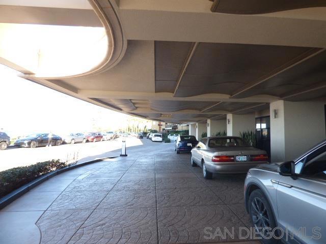 939 Coast Blvd, La Jolla CA: https://media.crmls.org/mediaz/1ec9d8f5-7805-4bc1-a96c-9c55809f7d4e.jpg