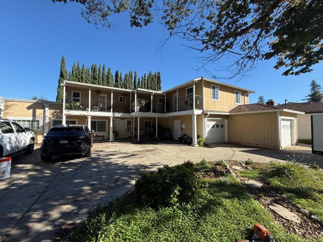 7610 Miller Avenue, Gilroy CA: https://media.crmls.org/mediaz/1eca2b00-96a8-47b5-b16d-0400ed9fec36.jpg