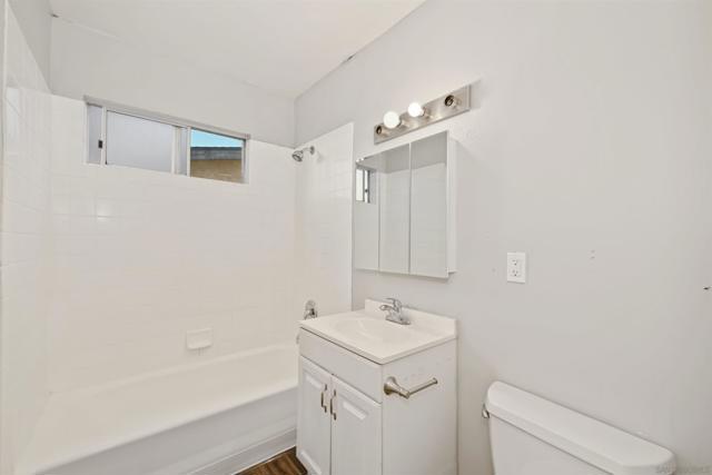 4204 06 Division St, San Diego CA: https://media.crmls.org/mediaz/1ecaf4e1-30c6-4d3e-811a-6ec1c197b364.jpg