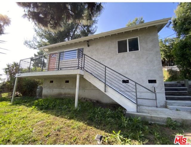 4567 Yellowstone Street, Los Angeles CA: https://media.crmls.org/mediaz/1ecafef1-97a8-43fb-8a95-f96e1d54e130.jpg