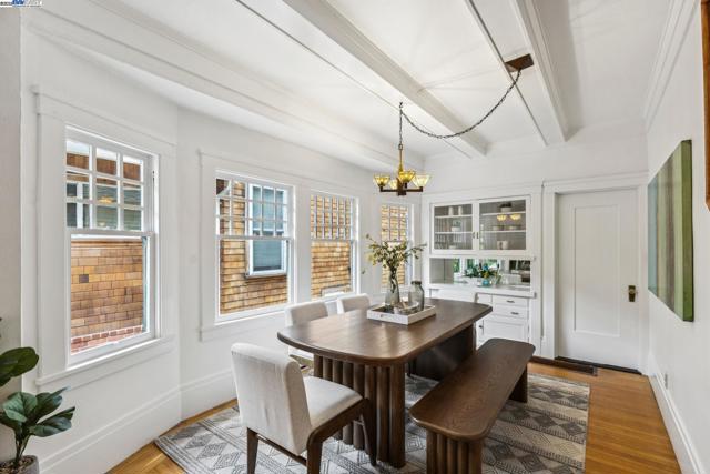 3215 Liberty Ave, Alameda CA: https://media.crmls.org/mediaz/1ecb8f9b-157a-4ab6-b3ff-479c7fbc3d81.jpg