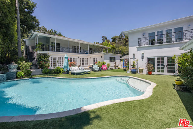 2241 Betty Lane, Beverly Hills CA: https://media.crmls.org/mediaz/1ecba9f1-568b-478e-abb1-8565df333096.jpg