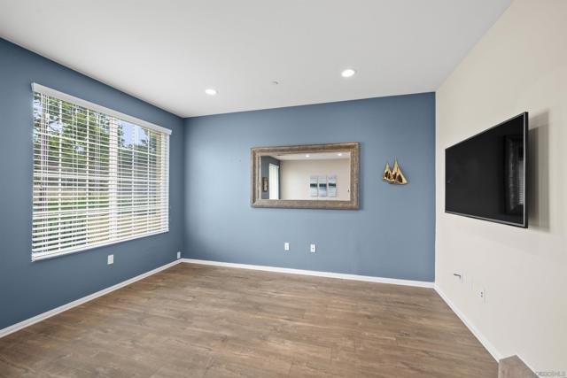 1800 Saltaire Place, San Diego CA: https://media.crmls.org/mediaz/1ecc0664-4267-4a5a-a549-56b1aa90af3a.jpg