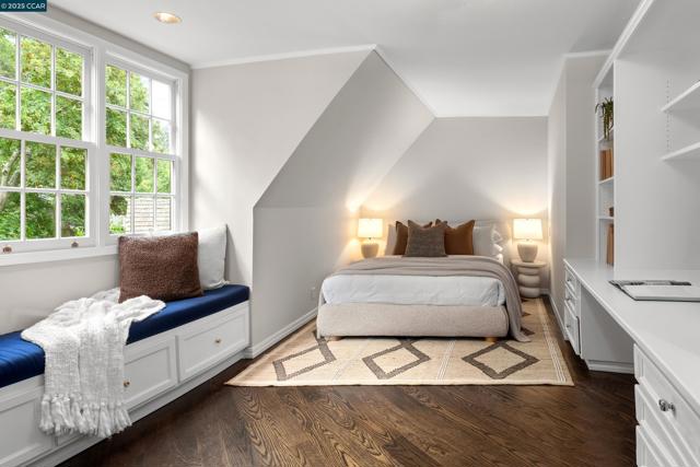 9 El Sueno, Orinda CA: https://media.crmls.org/mediaz/1ecc0ca0-659a-473d-8189-a837c00427c4.jpg