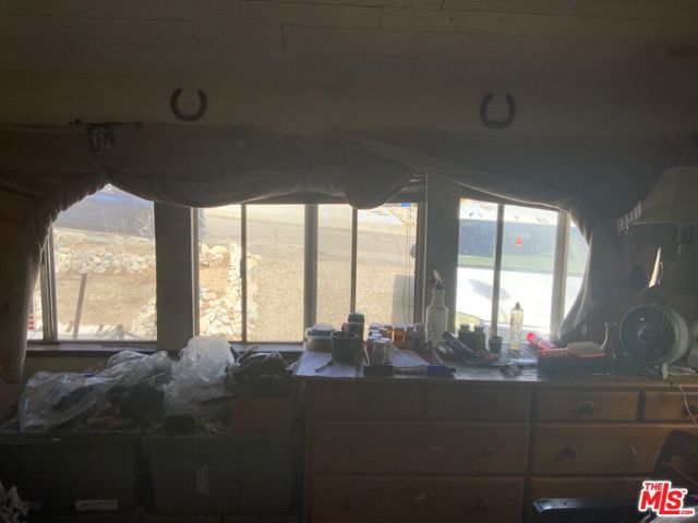 2920 Harriet Road, Frazier Park CA: https://media.crmls.org/mediaz/1ecceeab-39cd-4929-8584-1ee213fa7f30.jpg
